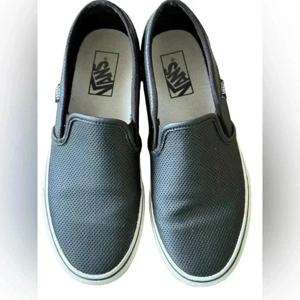 Vans Women’s Classic Slip-On Shoes Size 8.5 Black/White